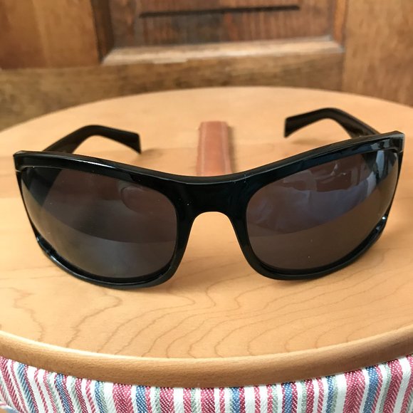 FINAL PRICE - GF Black Framed Oversized Sunglasses #16 - Picture 1 of 7